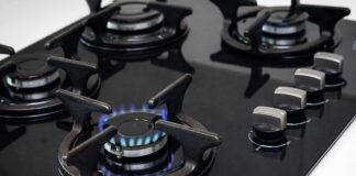 Czy można wlać płyn do mycia naczyń do zmywarki? Czy można wlać płyn do mycia naczyń do zmywarki?