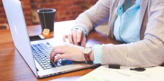 Dlaczego maszyna nie szyje do tyłu?