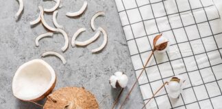 Czy leżenie na macie z kolcami?