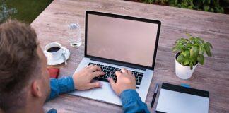 Jak się pisze plecak?