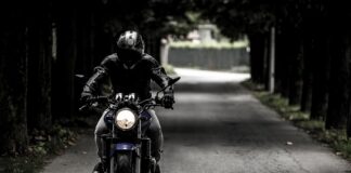 Czy rowerzysta ma obowiązek jechać po ścieżce rowerowej?