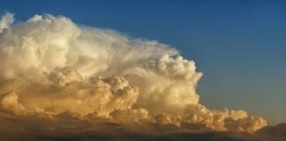 Czy można mieć otwarte okno w czasie burzy?